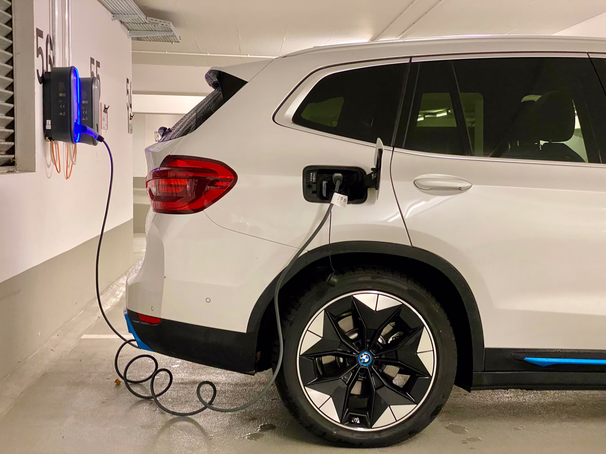 auto elettrica leasing noleggio o acquisto guida costi 2025 con incentivi e vantaggi fiscali auto elettrica leasing noleggio o acquisto guida costi 2025 con incentivi e vantaggi fiscali