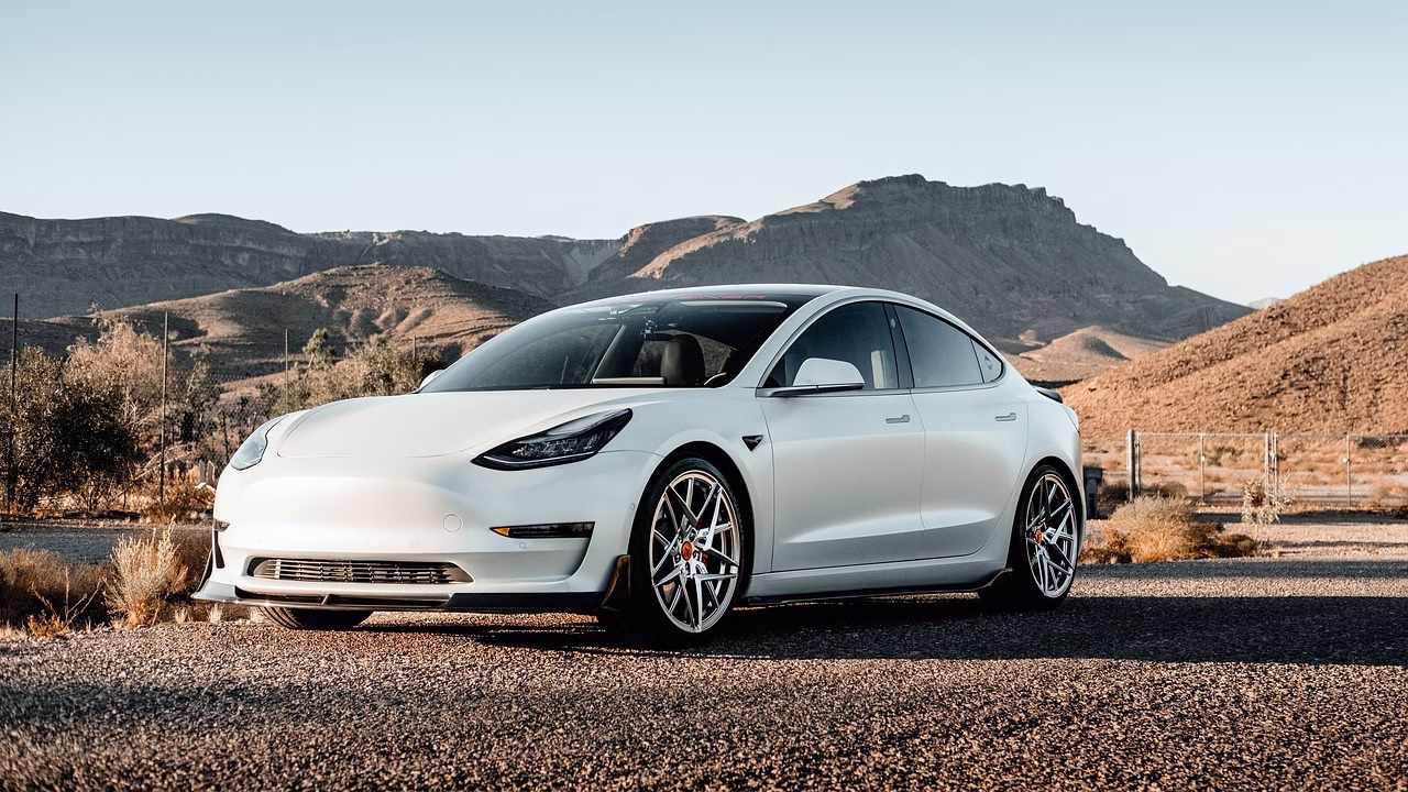 azioni tesla analisi del titolo